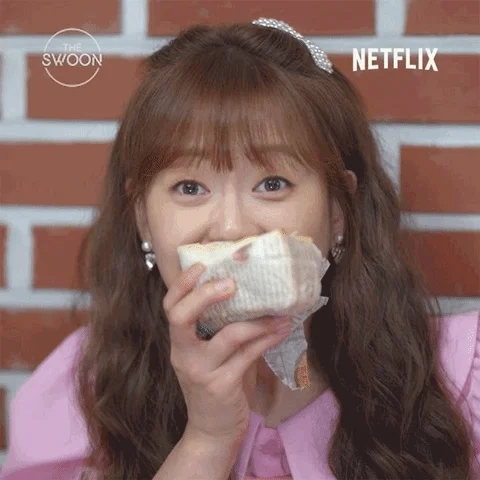 Go Ara eating a sandwich gif